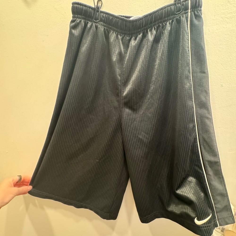 Vintage 90s Nike basketball shorts